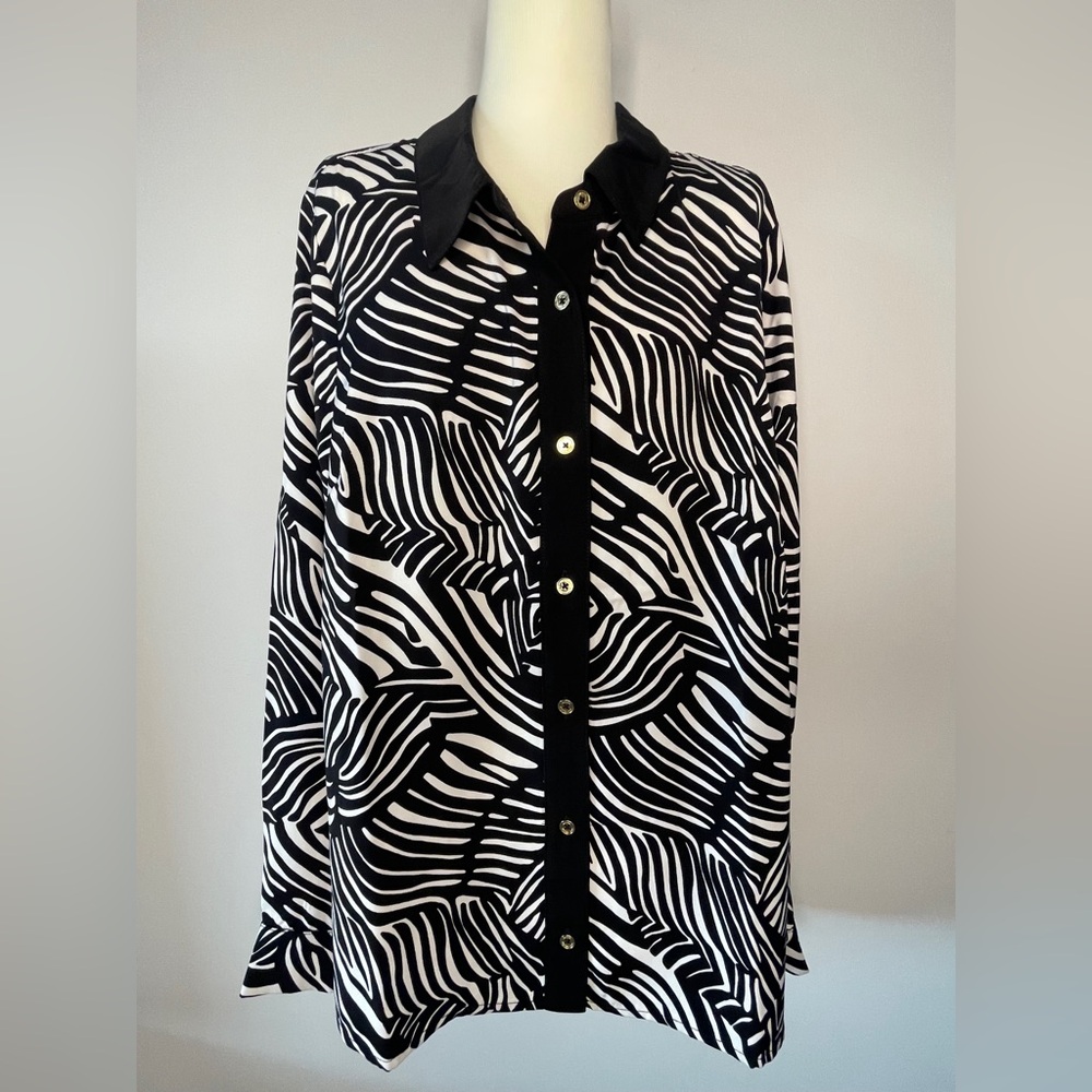 NWT MICHAEL Michael Kors Zebra Print Silk-Look Button Down Blouse M $165 - Picture 5 of 8